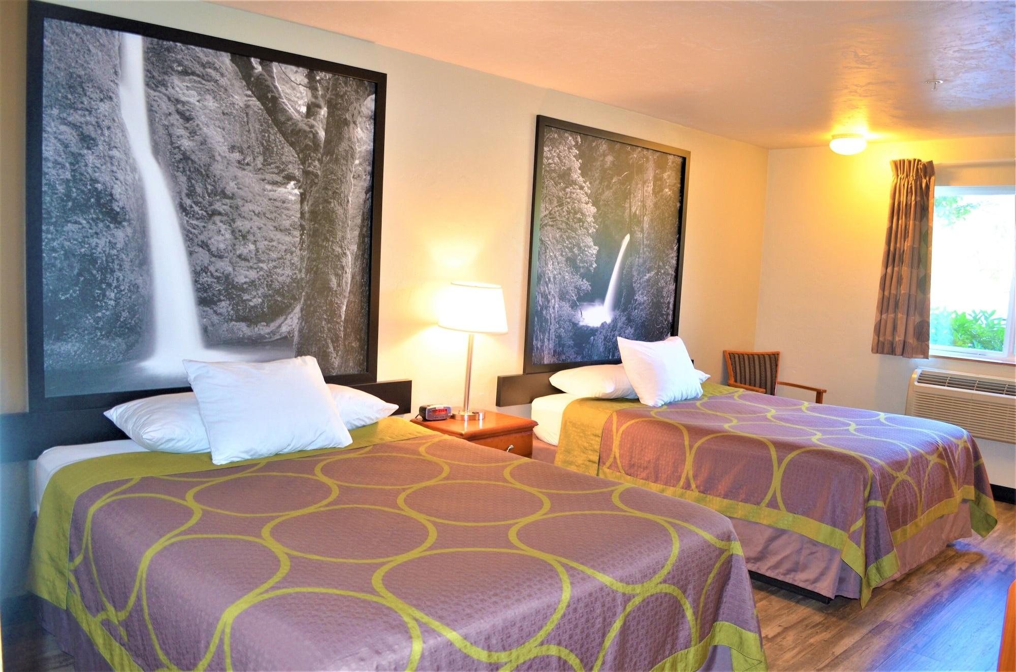 Super 8 By Wyndham Roseburg Hotel Exterior photo