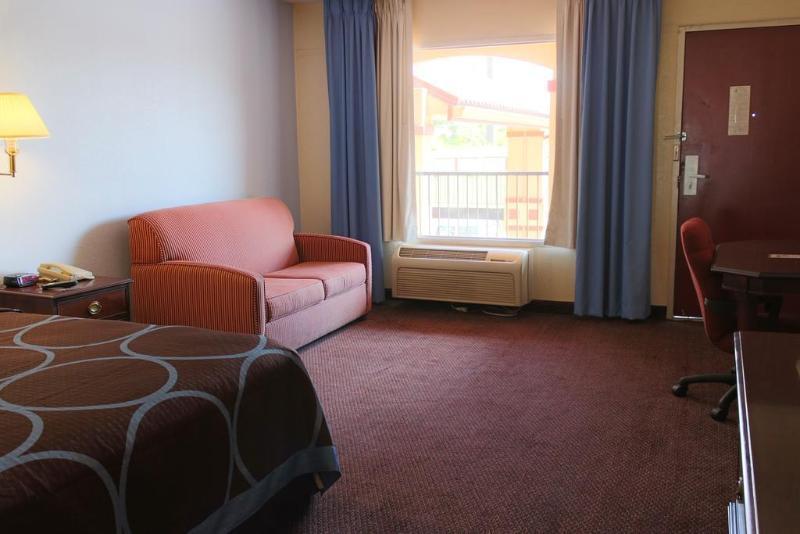 Super 8 By Wyndham Roseburg Hotel Exterior photo