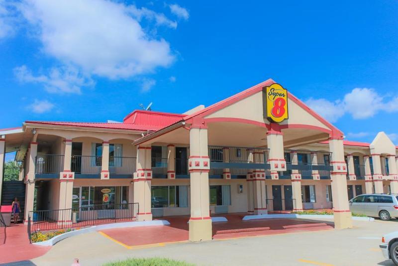 Super 8 By Wyndham Roseburg Hotel Exterior photo
