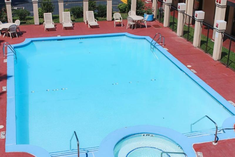Super 8 By Wyndham Roseburg Hotel Exterior photo